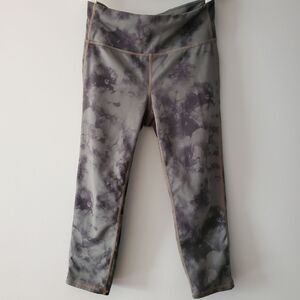 Athleta Chaturanga Olive Green/Black Tie-dye Capri Size M